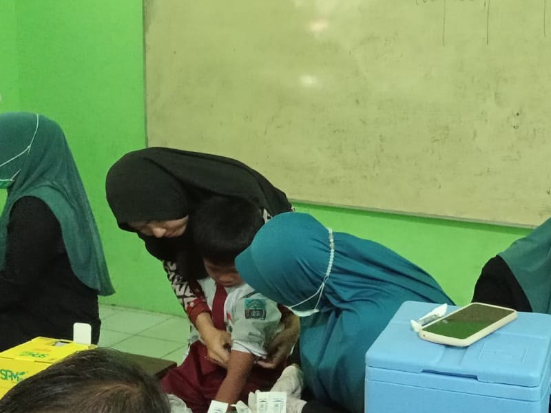 BULAN IMUNISASI ANAK SEKOLAH (BIAS)