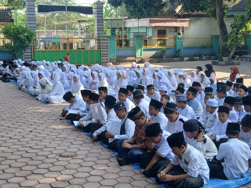 ISTIGOSAH DALAM RANGKA MEMPERINGATI HARI SANTRI