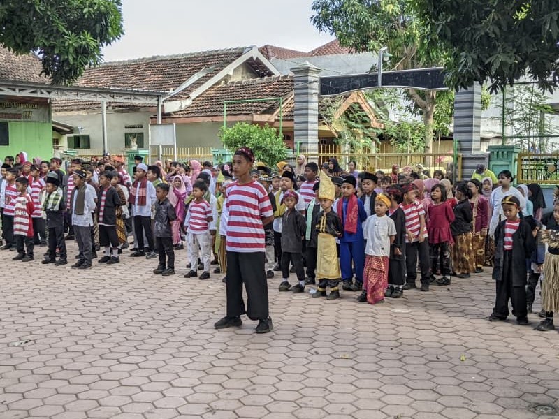UPACARA DALAM RANGKA MEMPERINGATI HARI SUMPAH PEMUDA