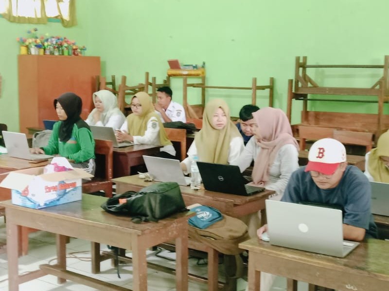 RAPAT OPS BOS