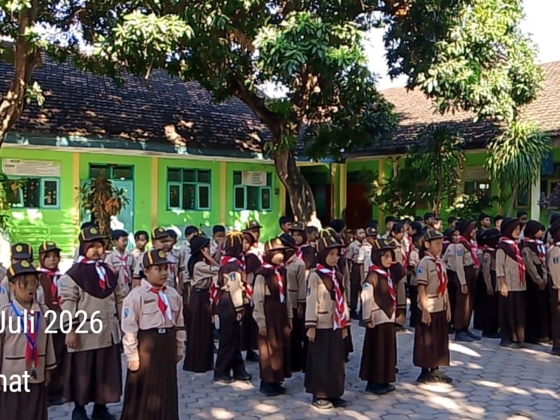 KEGIATAN EKSTRAKURIKULER PRAMUKA